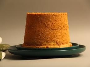 我是第二天脱模的，关于脱模，由于爆头，轻轻往里往下按，转圈按，不要一下子按到底。模具比较高，上半部分脱离模具后，可以用脱模刀从模具边插入，沿着模具转一圈，轻松脱模，然后底部也是一边转圈，一边往里按压脱模，徒手脱模。烟囱部位也是，往下按压，然后慢慢脱模！一定不要心急！