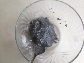 拌成团状，分成每个10克的馅料