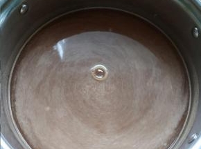 3 将关东煮调料加水调开