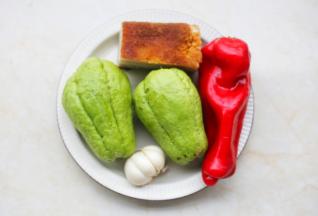 清洗好所有食材。