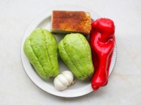 清洗好所有食材。