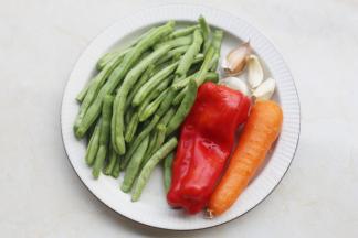 准备好所有食材。