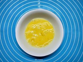 搅打成鸡蛋液