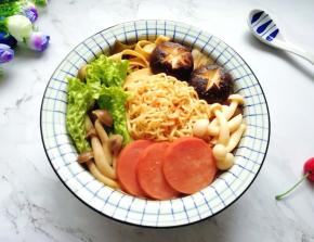 两个人的火锅，闺女说连汤都那么好喝。