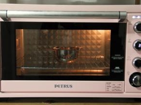 黄油提前切小块软化备用，时间不够就放烤箱，发酵档进行软化。