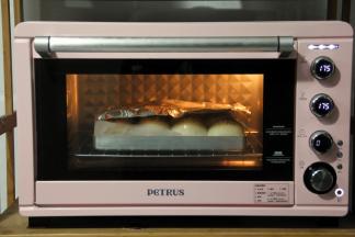 放入预热好的烤箱下层，转上下175度，烤25分钟，上色满意，及时加盖锡纸，防止上色过重。