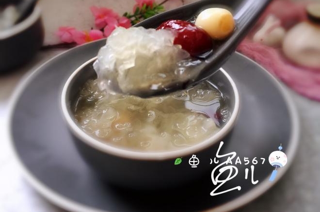银耳莲子红枣汤