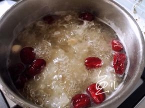 此时汤汁浓稠、大枣饱满