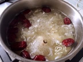 大火烧开后转小火，熬半小时