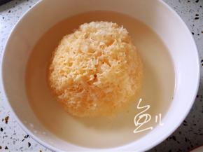 泡发后的银耳