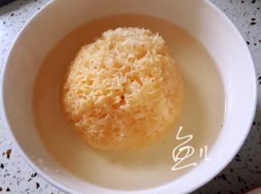 泡发后的银耳