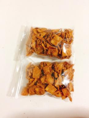 吃不完的可以放入密封包装袋中储存，可以依然保持酥脆的口感！不会疲软！