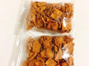 吃不完的可以放入密封包装袋中储存，可以依然保持酥脆的口感！不会疲软！