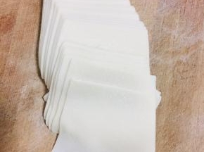 昨天包饺子剩余的饺子皮！