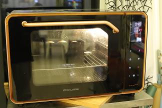 烤箱设置上火160度下火180度，中下层，时间为38分钟。