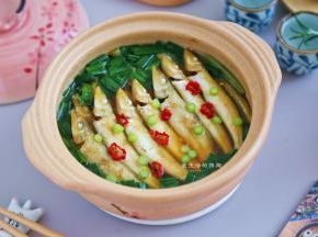 热气腾腾又鲜美细嫩的清煲沙尖鱼就做好了