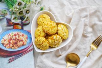 口感软糯的南瓜泥，加了脆脆的燕麦，好吃得不要不要的。