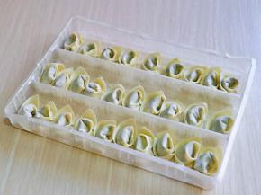 依次包好，我包的比较多，可以速冻起来，吃的时候取出来煮熟，方便快捷。