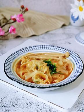 近看，汤汁香浓。