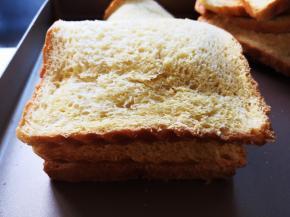 再盖上一片吐司