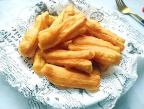 冬日的早晨搭配热乎乎的油条，完美！