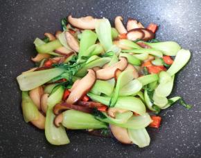 翻炒均匀关火出锅。