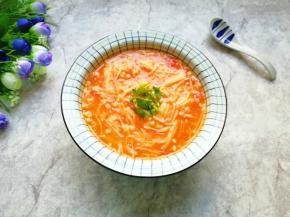 盛出撒上香菜。