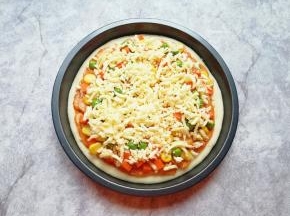 最后再撒上一层马苏里拉芝士。