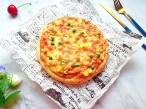 宝贝进门就被香味吸引了，直奔厨房。