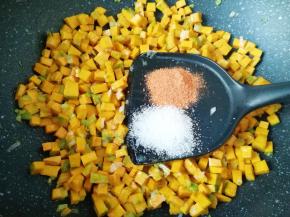 放盐和麻辣鲜调味。