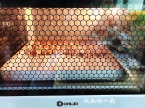 再次送进烤箱烤8分钟
