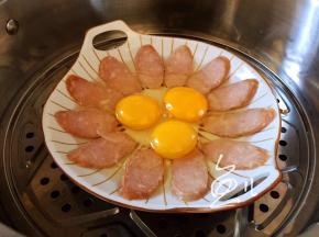 锅中烧开水，放入盘子