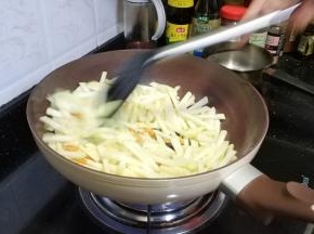 快速翻炒均匀