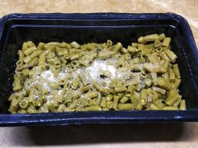 倒出水，用糖腌一会