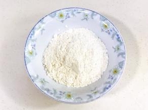 用手揉搓均匀备用。