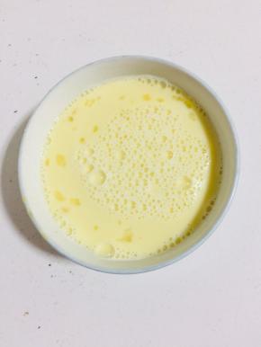 加入旺仔牛奶搅拌均匀。