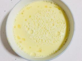 加入旺仔牛奶搅拌均匀。