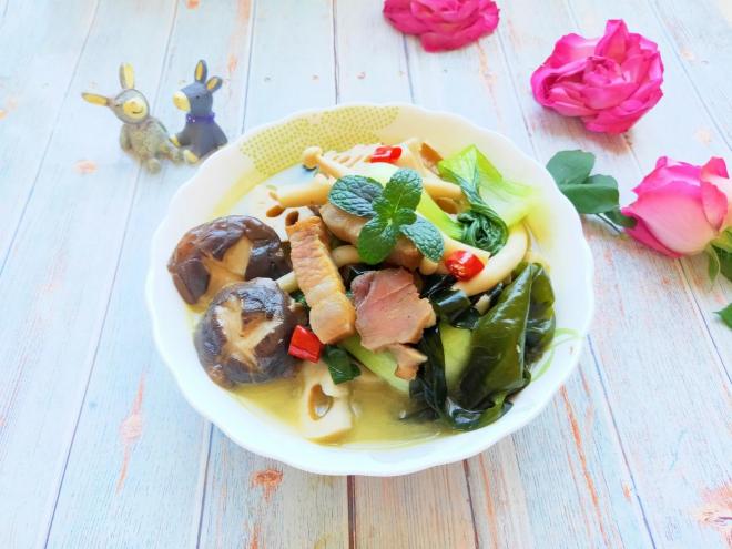 冬天进补就吃它 做法简单 清甜鲜香不腻 气血双补 ——砂锅腊肉炖杂疏——