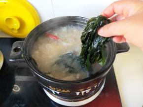 炖十分钟加入海带苗