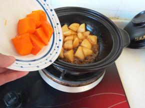 再放入煮熟的南瓜一起煮
