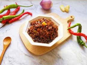 趁热装密封罐，晾凉以后冷藏保存。