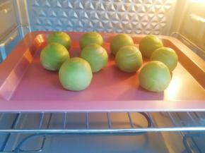 送入预热好的烤箱。