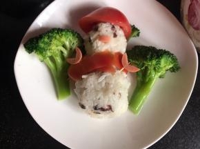 摆入西兰花做圣诞树