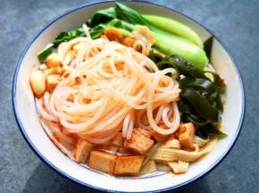 喜欢吃辣的可以放一些辣椒油更好吃。
