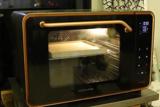 烤箱预热150度，上下火中下层30分钟。