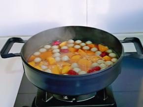 待圆子漂浮在上面，即可关火。