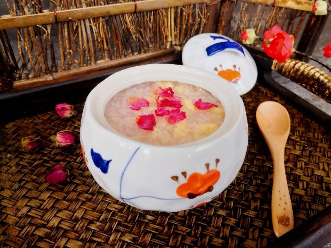 玫瑰花鸡蛋酒酿