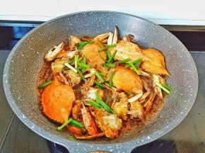 撒点葱段提香。