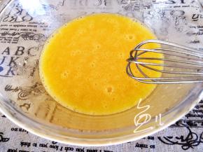 用打蛋器搅拌均匀