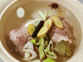 大火烧开转小火慢煲